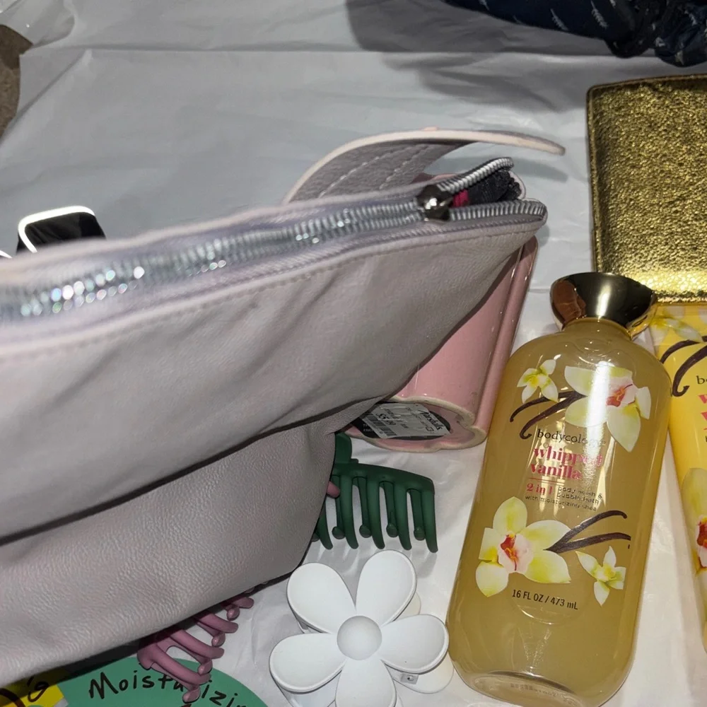 Beauty & Self-Care Bundle – Mixed Accessories + New Cosmetics
